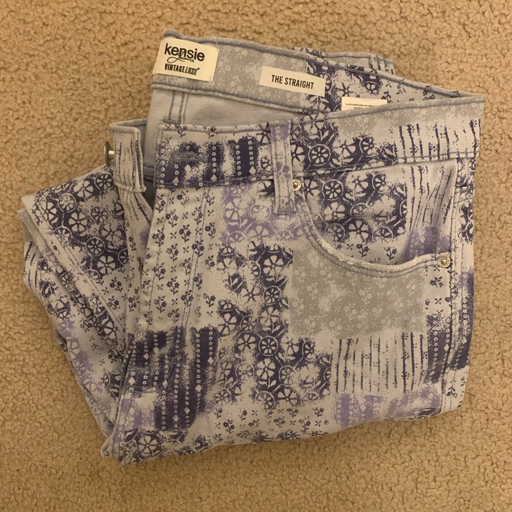 NWOT Fun Kensie Straight Leg Jeans 👖